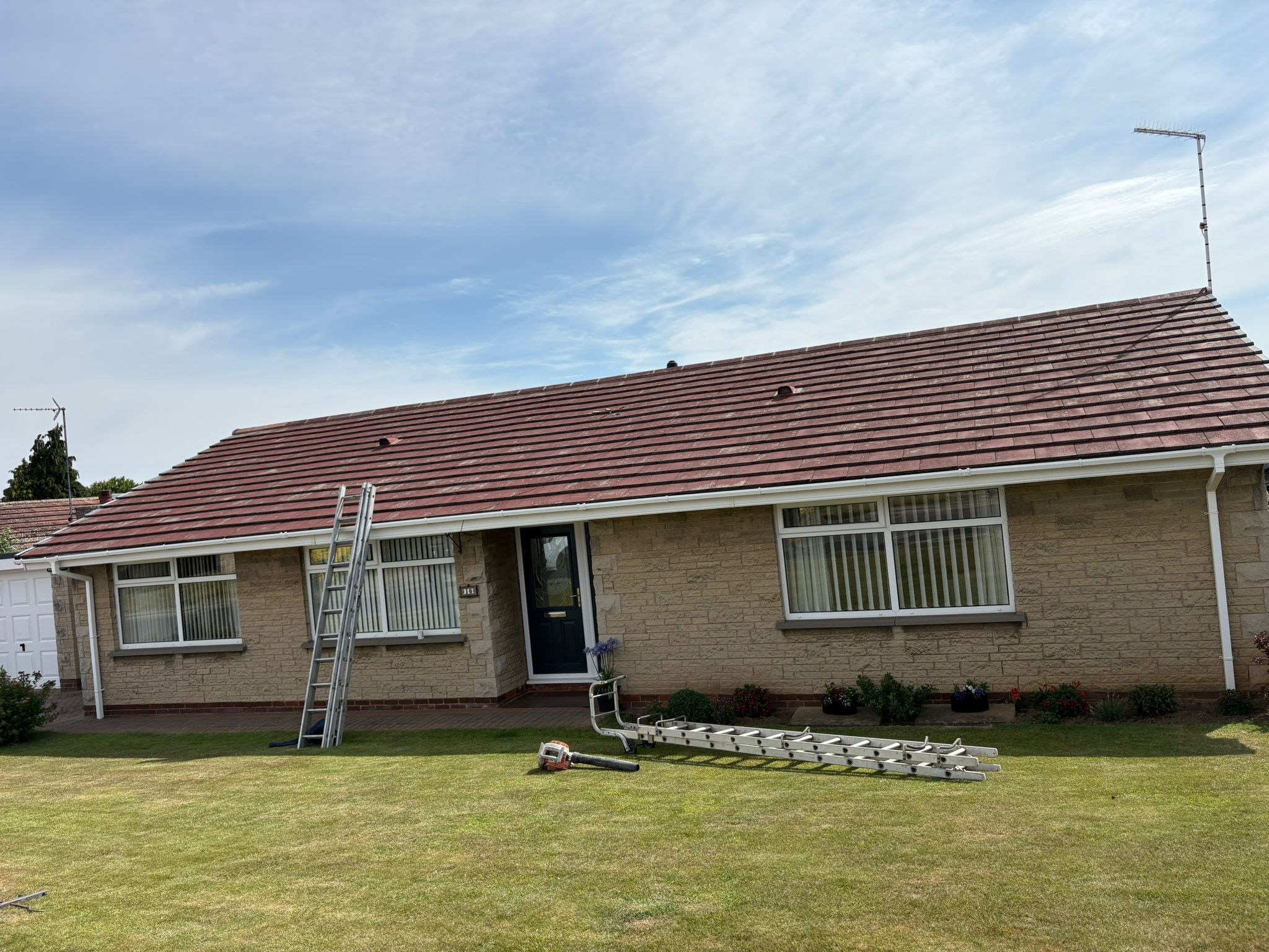 Bungalow Roof – Before Painting